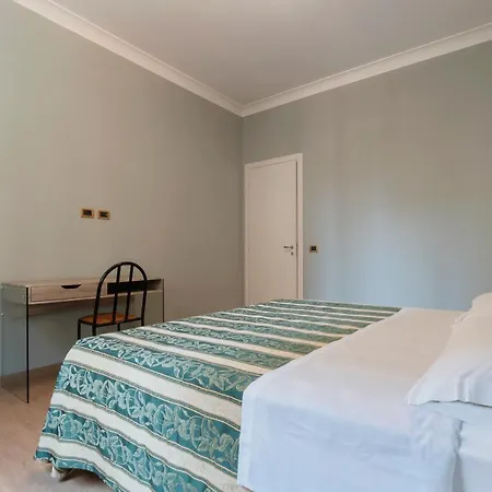 Termini Station Elegant And Roomy Apartment Rome
